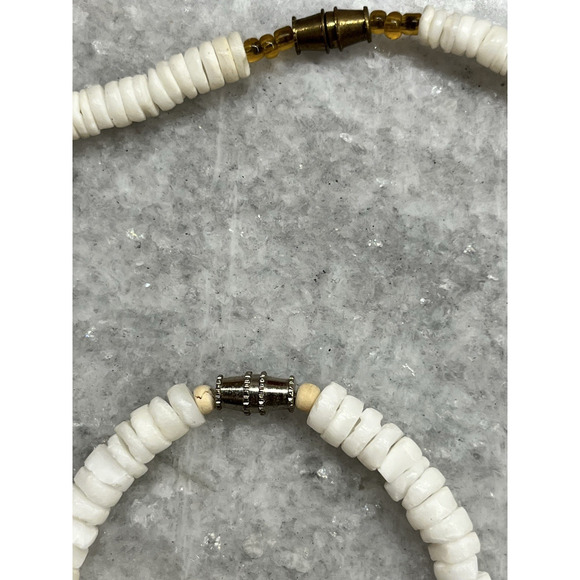 Puka Shell Beaded Necklace and Bracelet Set White Hawaiian Surfer Seashells Boho - Picture 2 of 3